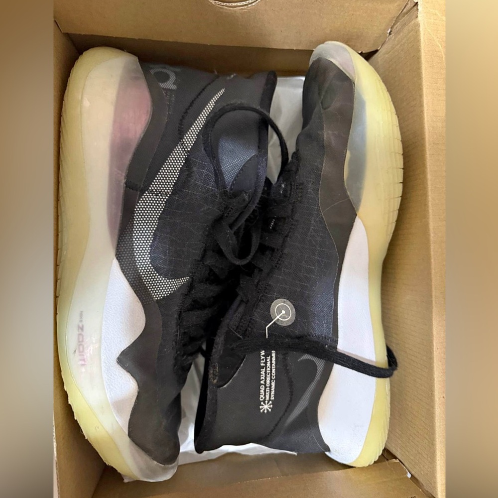 Nike Zoom KD12
Men’s Basketball shoes the size is 12.5. Lightly used